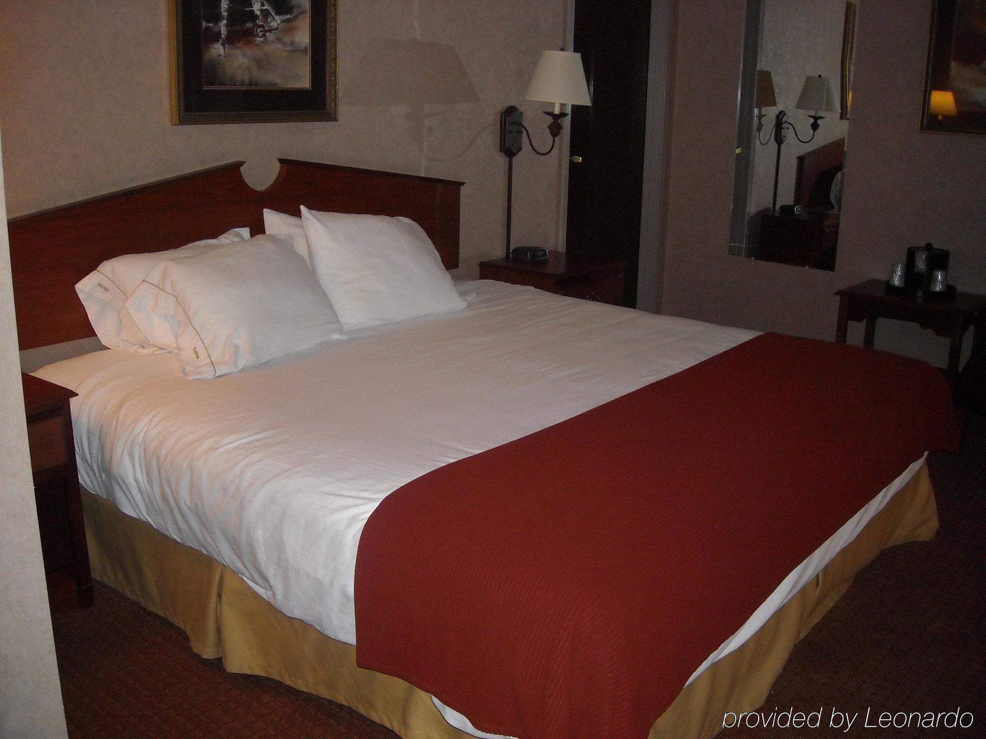 Holiday Inn Express Hotel & Suites Deadwood-Gold Dust Casino, An Ihg Hotel Room photo