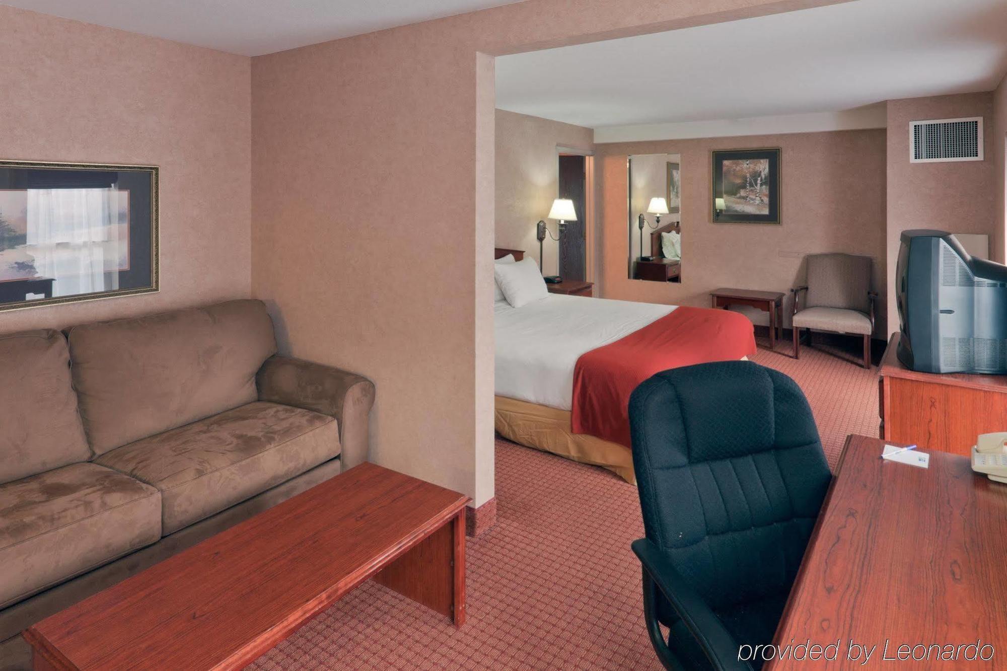Holiday Inn Express Hotel & Suites Deadwood-Gold Dust Casino, An Ihg Hotel Room photo